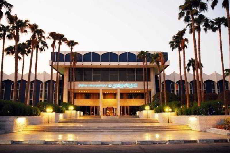 Dhahran International Hotel Exterior foto