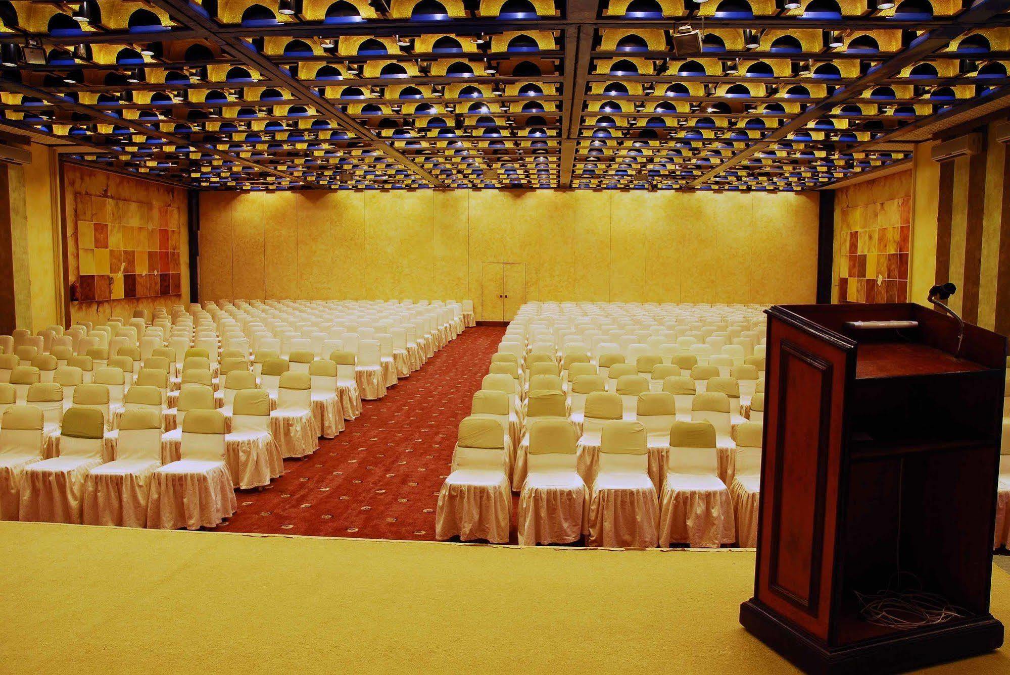 Dhahran International Hotel Exterior foto